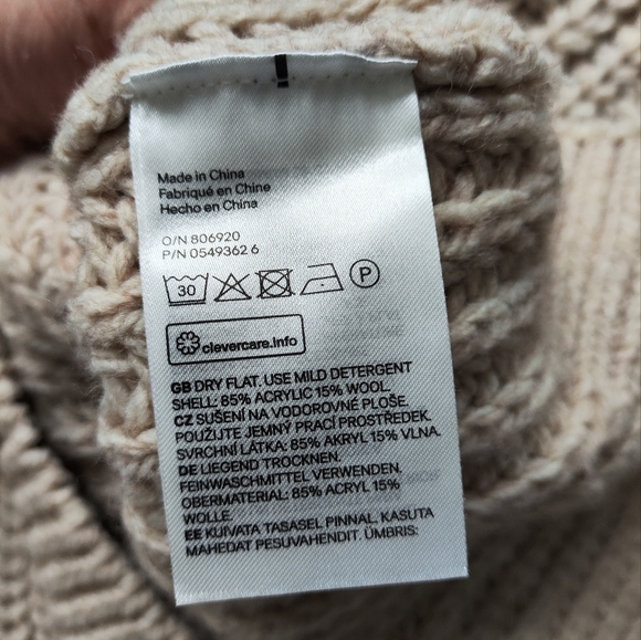 H&M cable knit sweater - Picture 4 of 6
